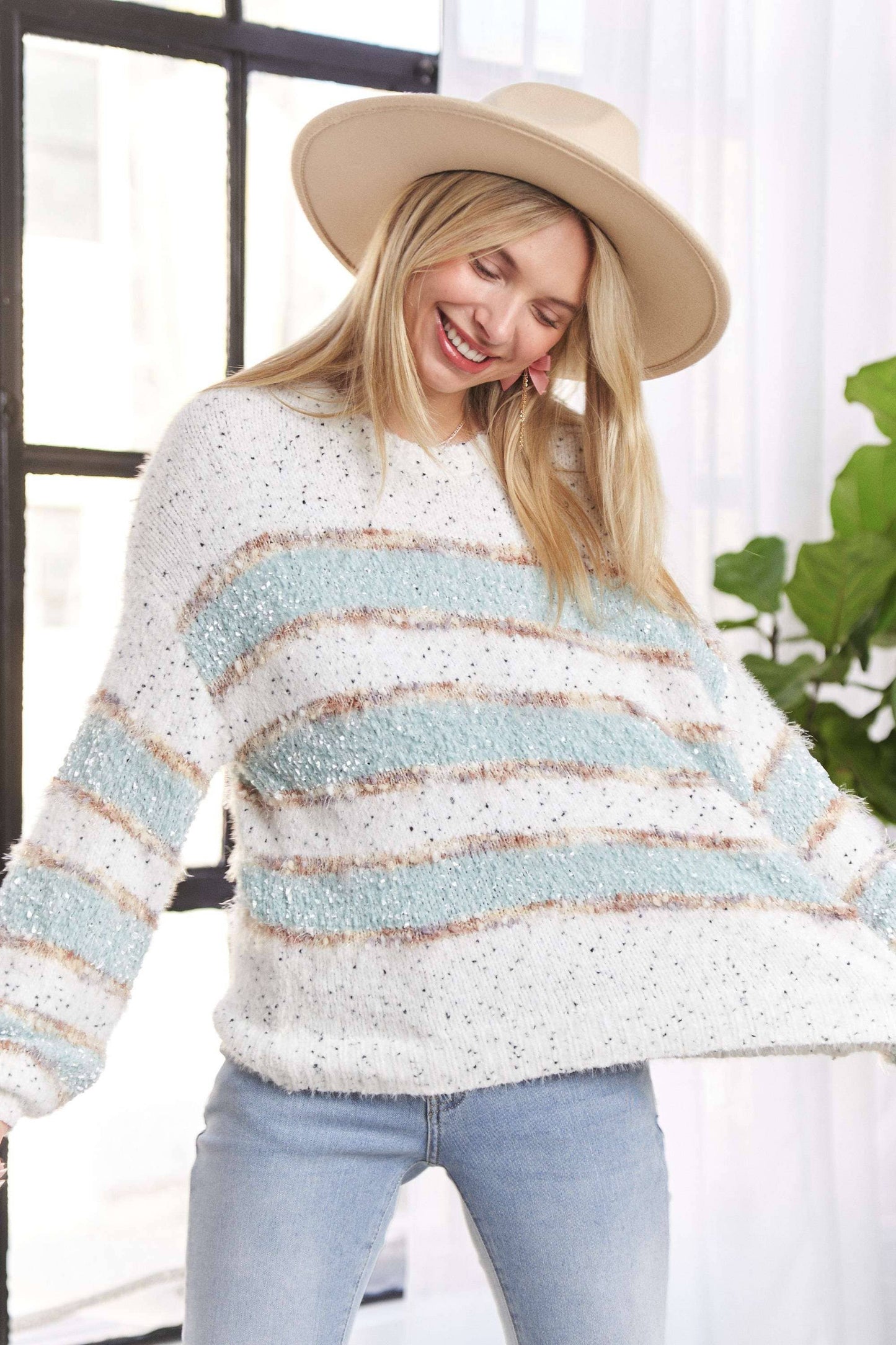 LISA FUZZY SWEATER