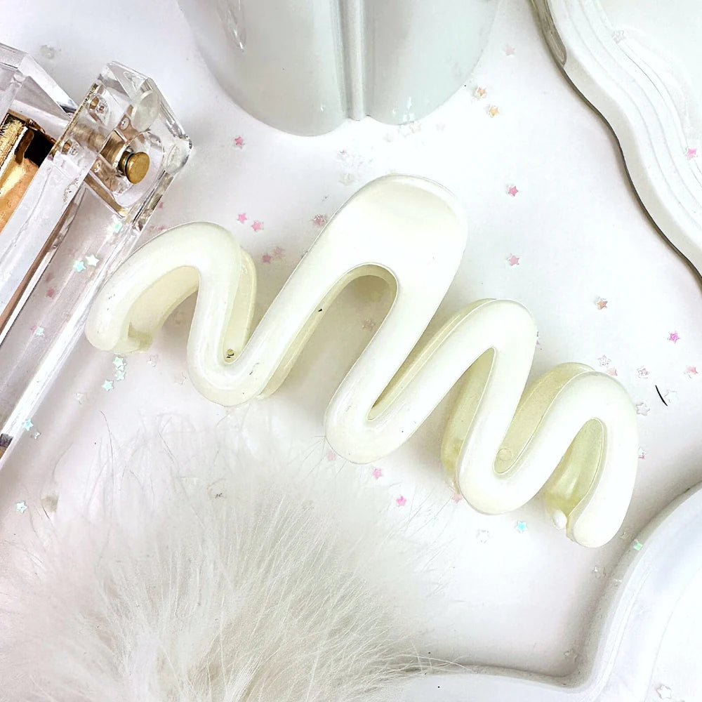 WAVY HAIR CLIP