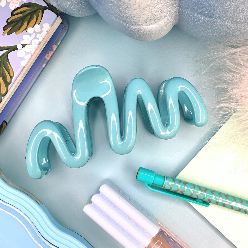 WAVY HAIR CLIP