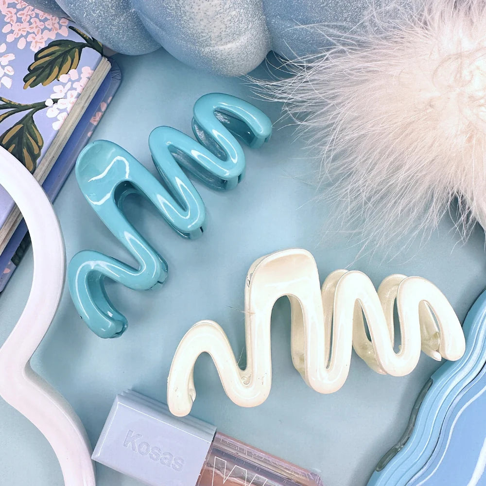 WAVY HAIR CLIP