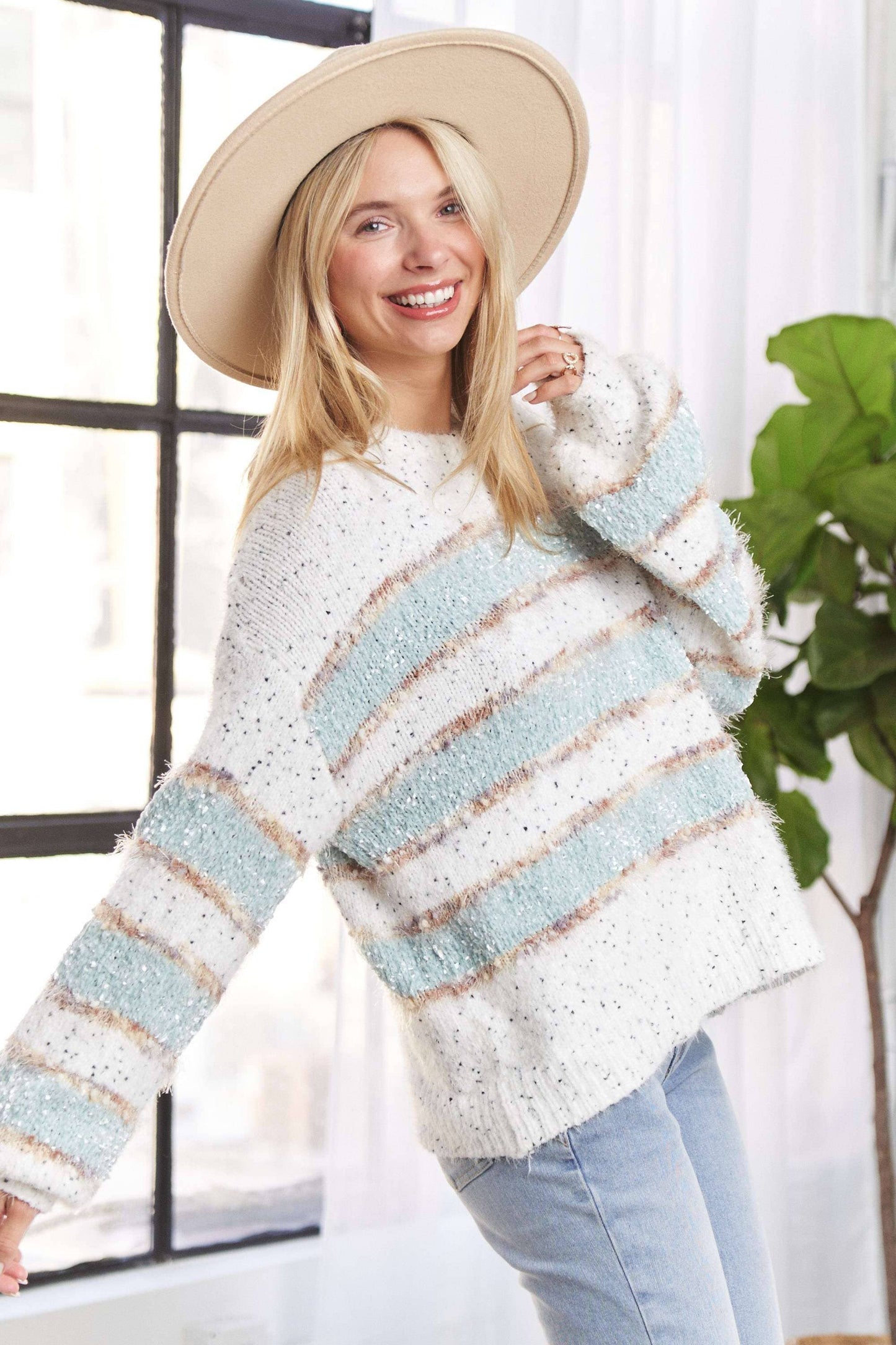 LISA FUZZY SWEATER