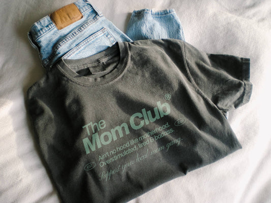 THE MOM CLUB TEE