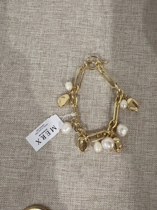 Bracelet with pearls