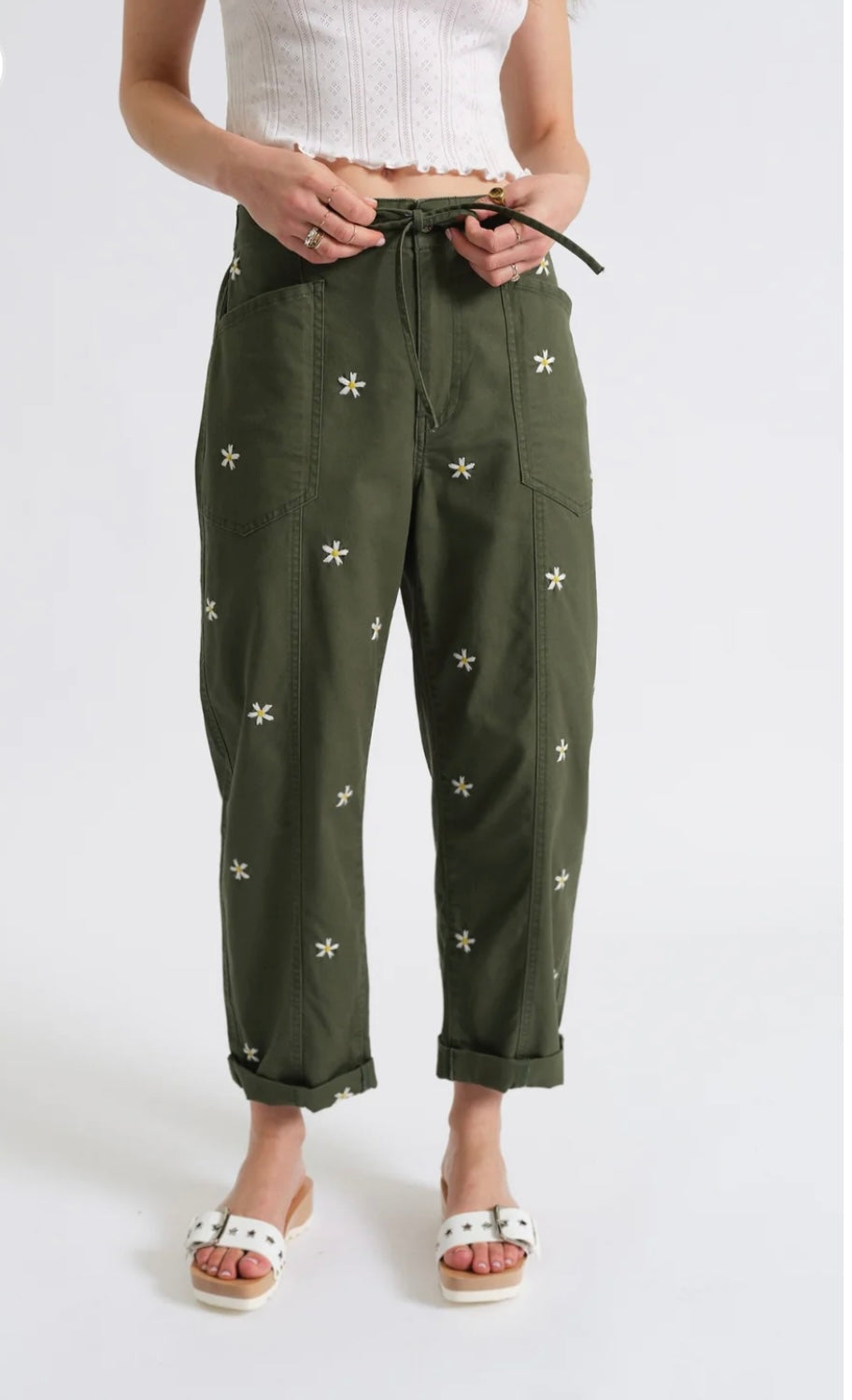 VILLA DRAWSTRING BARREL LEG PANT IN BRONZE GREEN