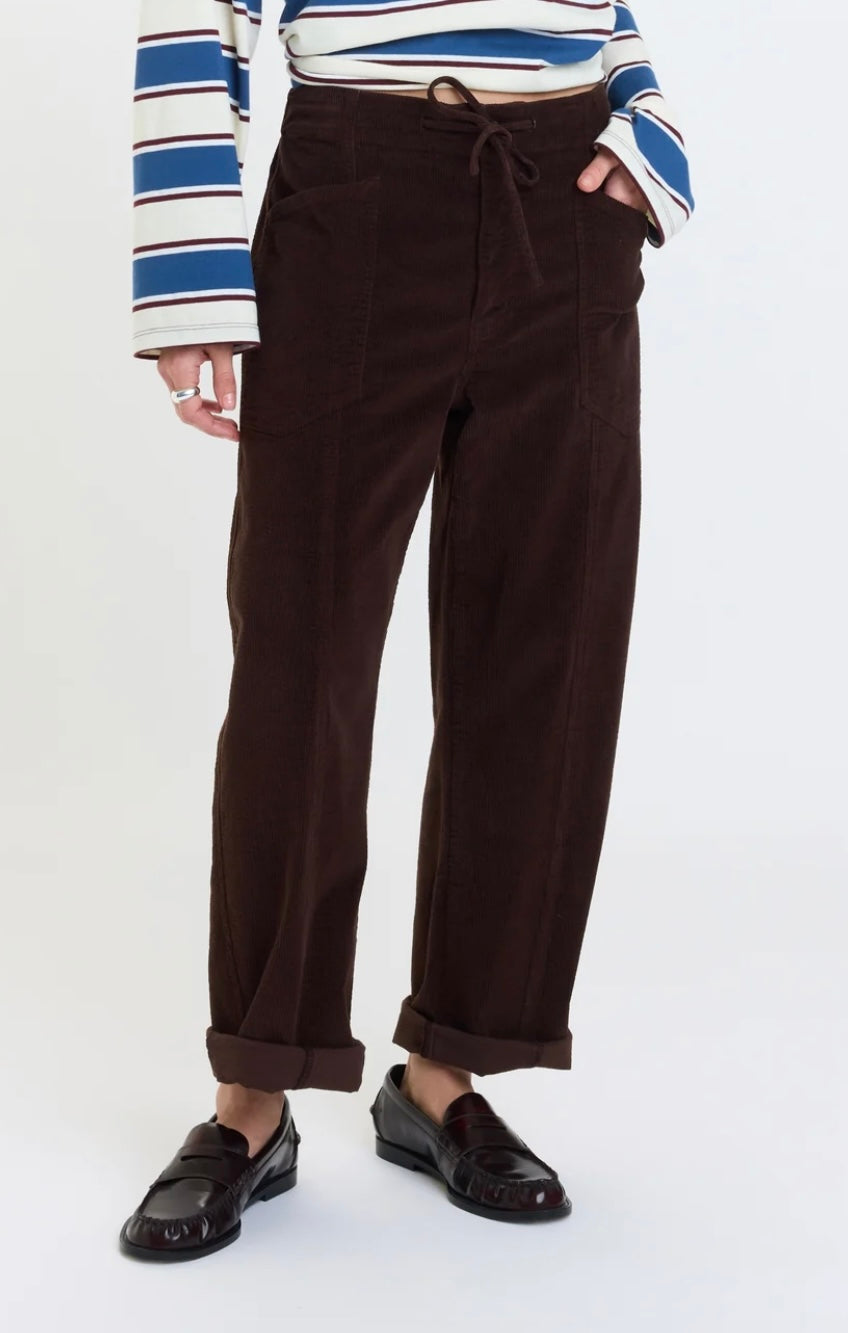 VILLA DRAWSTRING BARREL LEG PANT IN CHOCOLATE